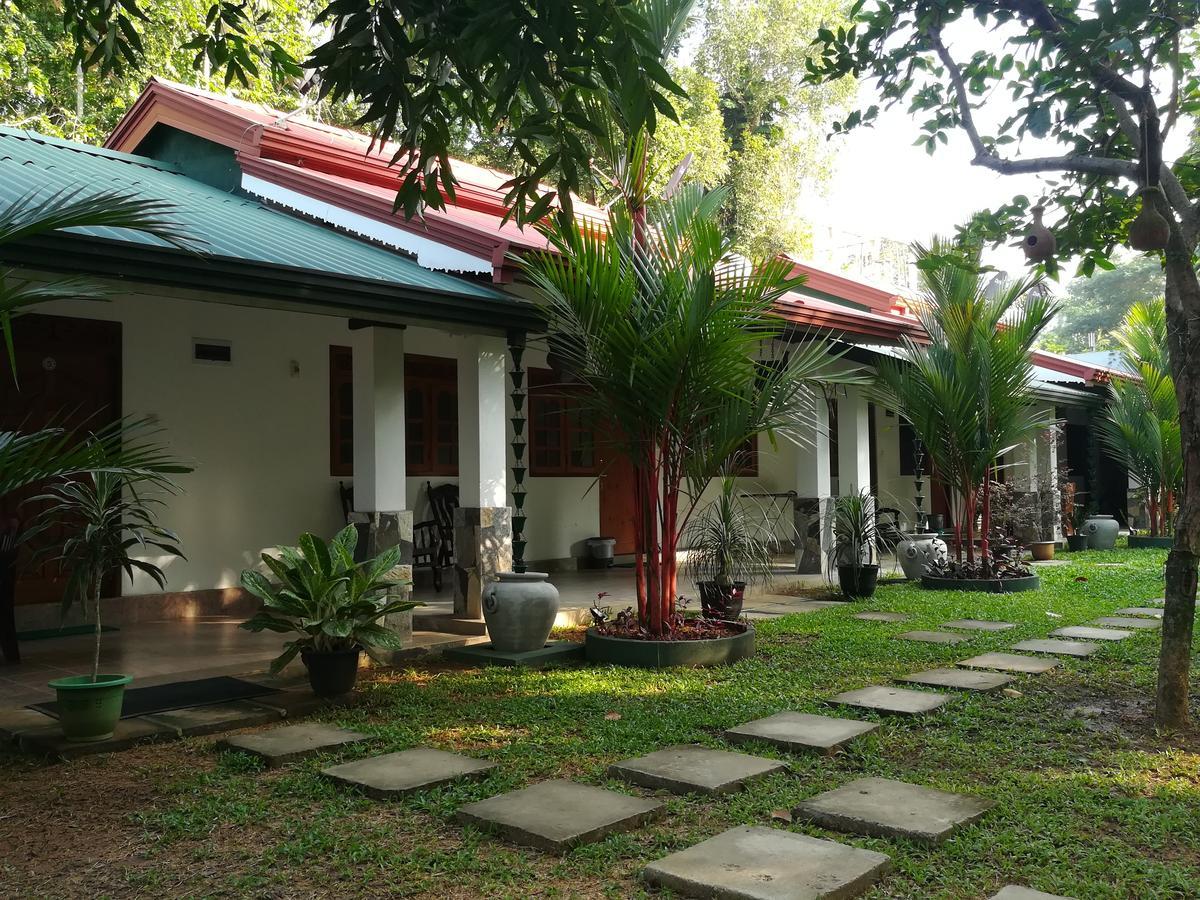 Avendra Garden Hotel Monaragala Luaran gambar