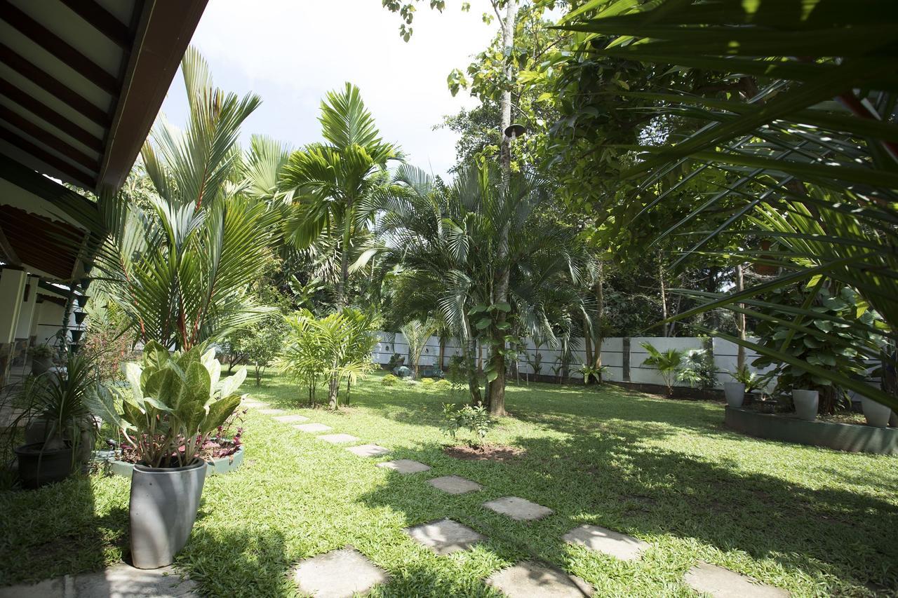 Avendra Garden Hotel Monaragala Luaran gambar