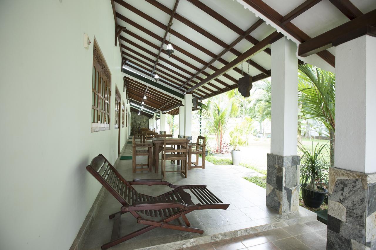 Avendra Garden Hotel Monaragala Luaran gambar